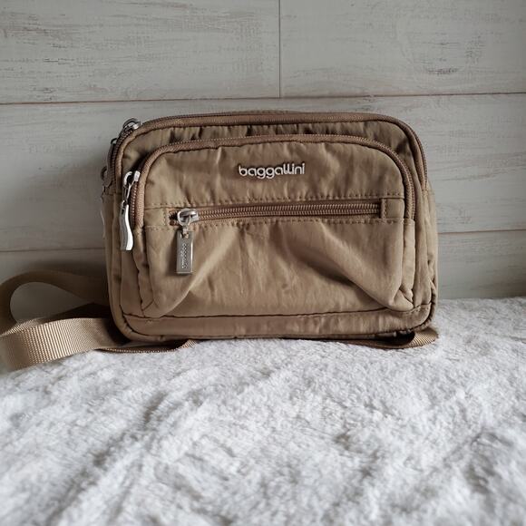 Baggallini Triple Zip Bagg - Picture 1 of 11